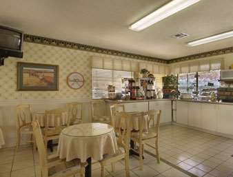 Motel Howard Johnson By Wyndham & 2*