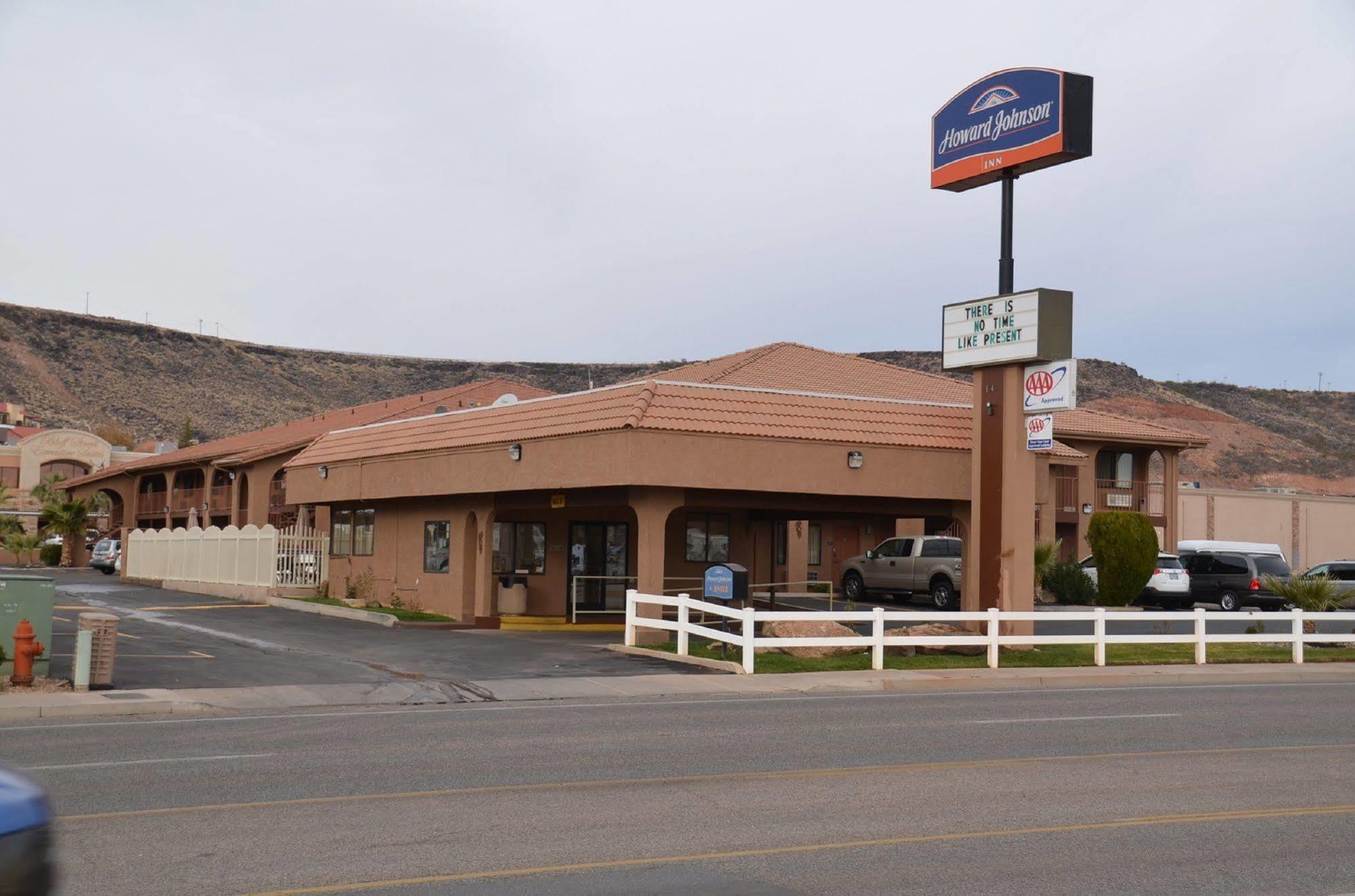 Howard Johnson By Wyndham & Motel 2*