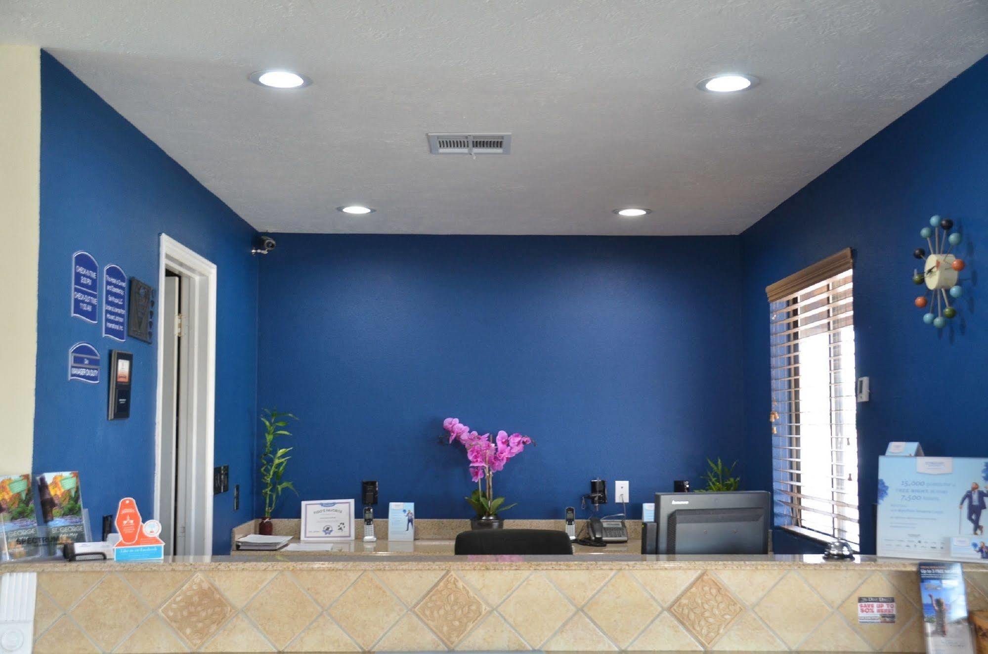 Howard Johnson By Wyndham & Motel 2*