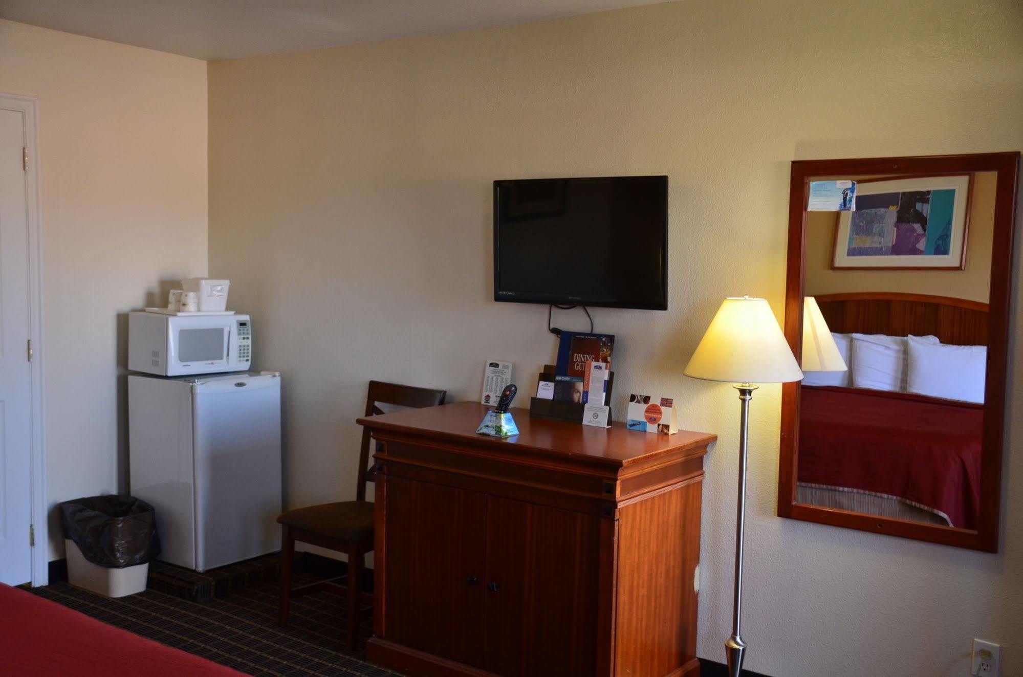Howard Johnson By Wyndham & Saint George